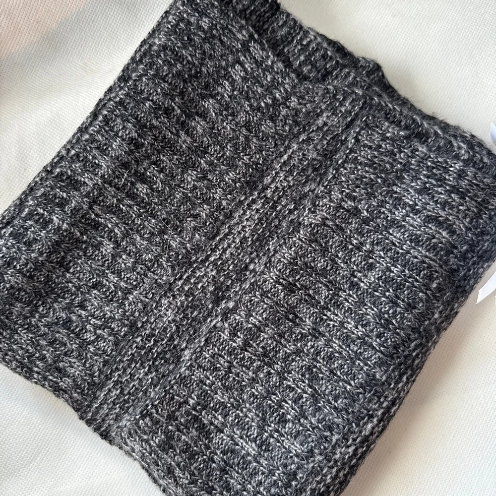 NWT Men's Old Navy Knit Scarf Dark Grey charcoal